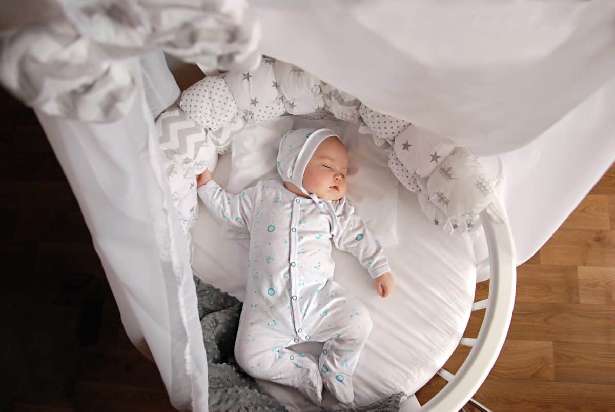 Getting a Newborn to Sleep in a 11 LifeSaving Tips