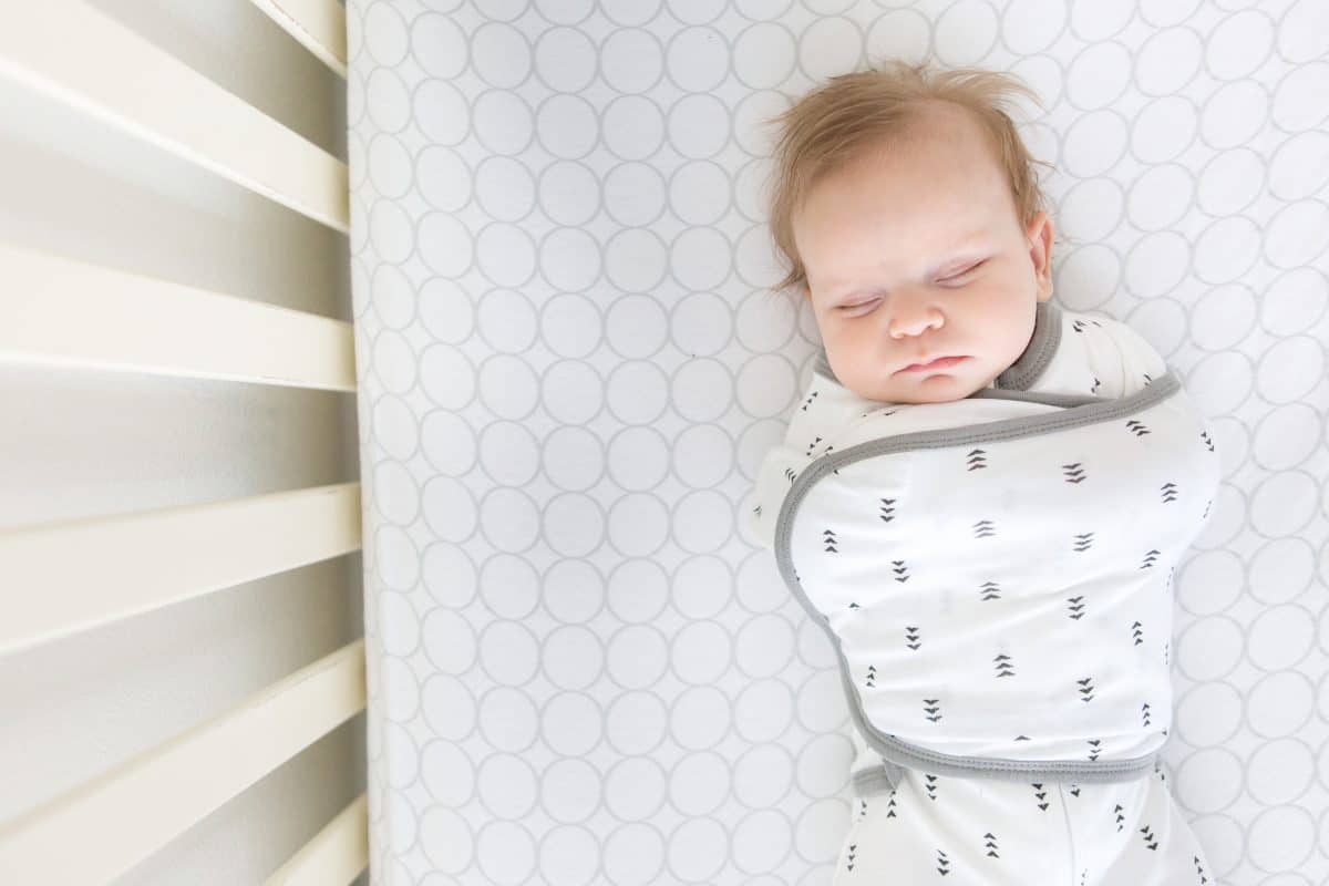 Getting a Newborn to Sleep in a 11 LifeSaving Tips