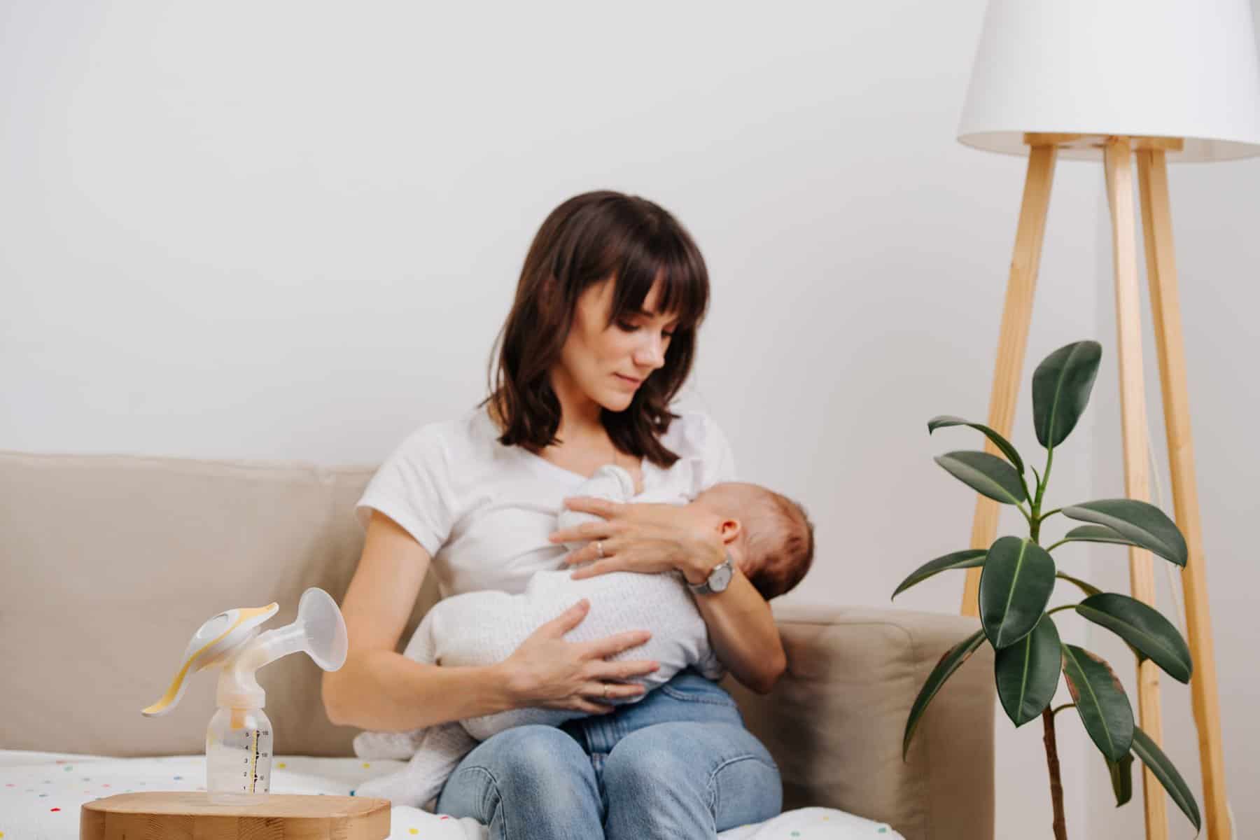 breastfeeding-and-pumping