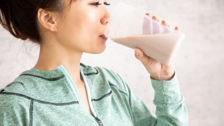 Protein Powder When Breastfeeding: Is It Safe?