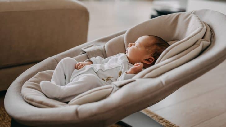 How to Pick the Best Swing for Baby with Reflux?