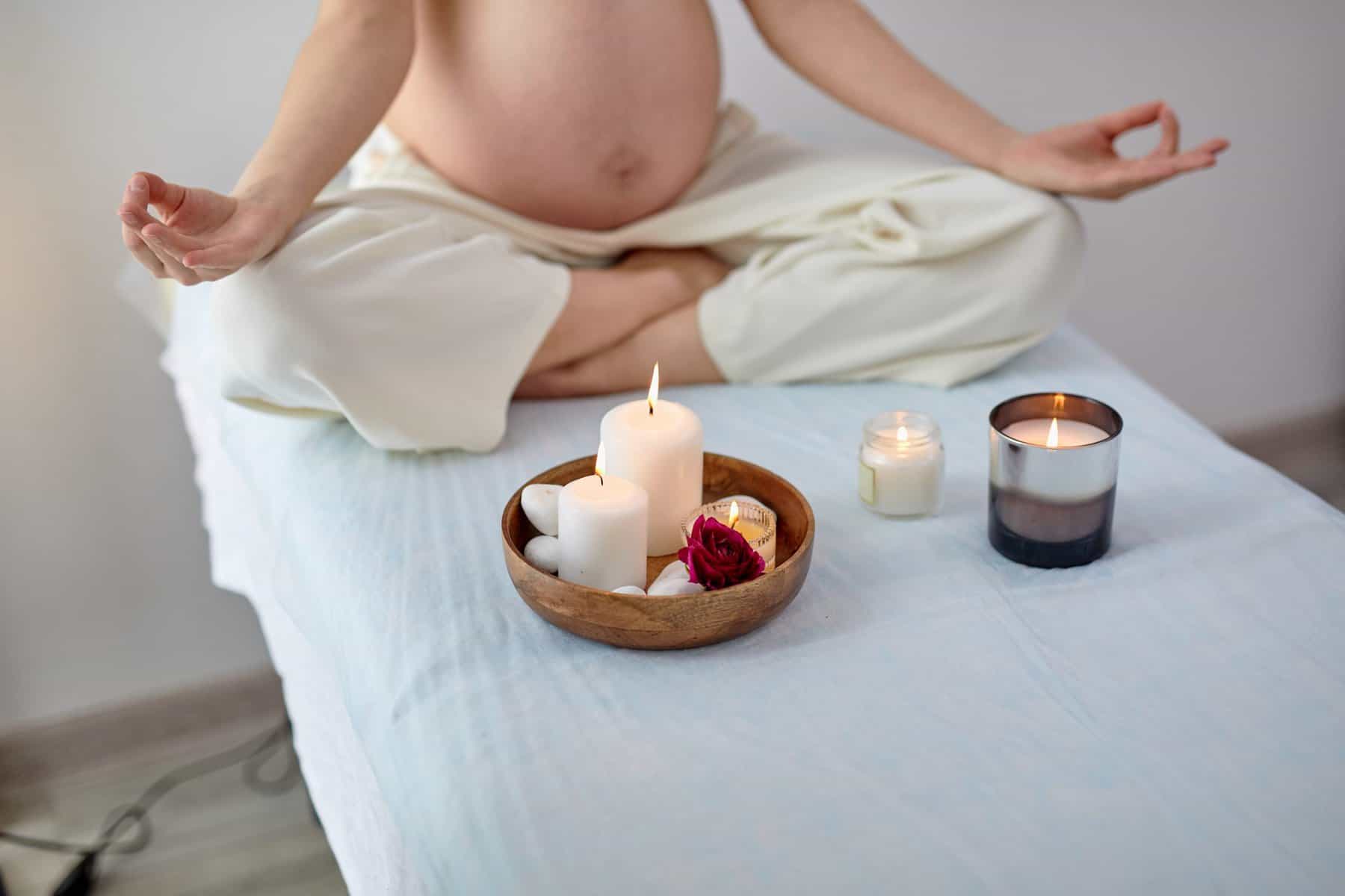 pregnant-woman-candles