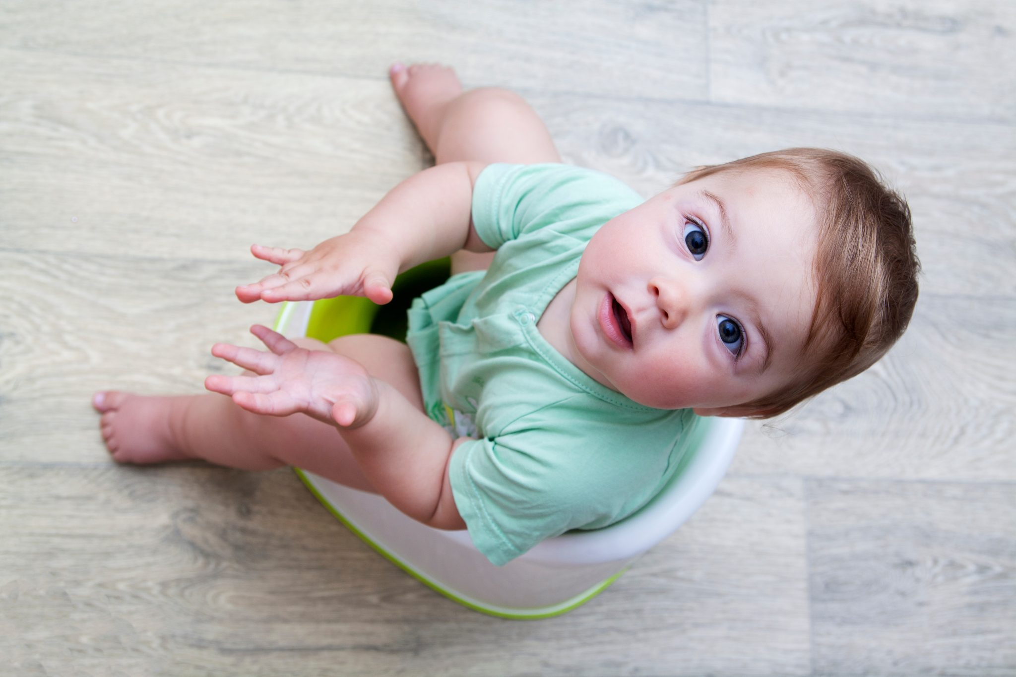 What to Do When Breastfed Baby Poop Smells Like Rotten Eggs?
