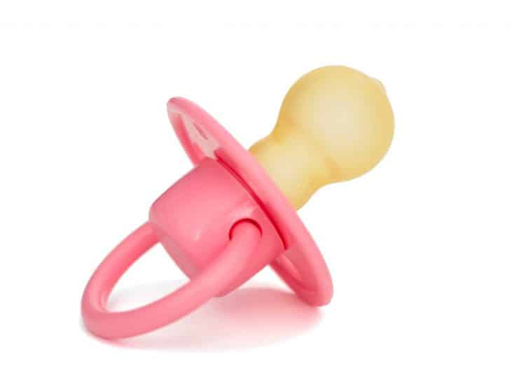 How to Find the Best Pacifier for Baby with Tongue Tie?