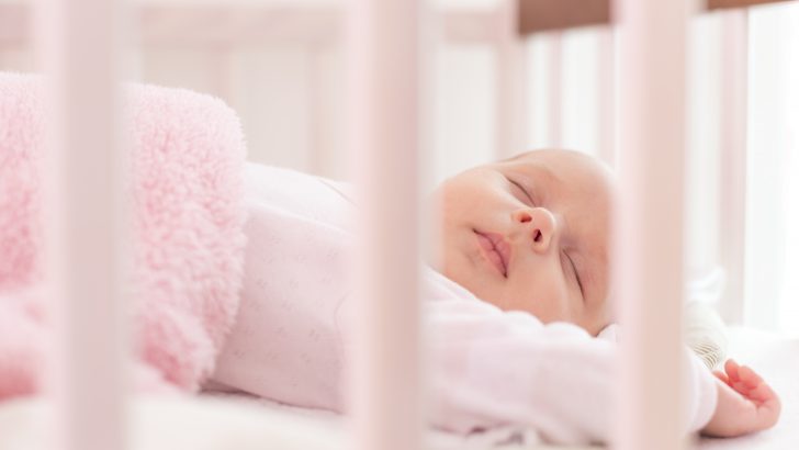 Mini Crib vs Crib: Making the Right Choice