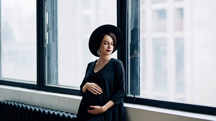 Clothes to Hide Your Pregnancy