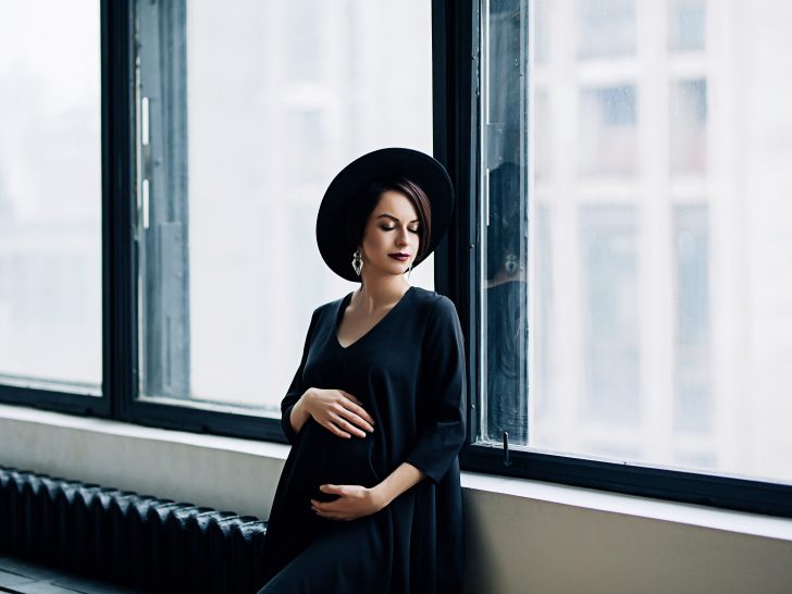 Clothes to Hide Your Pregnancy