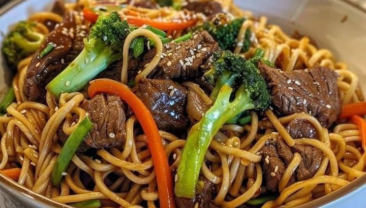 Savory Beef Lo Mein: A Quick and Flavorful Stir-Fry Sensation