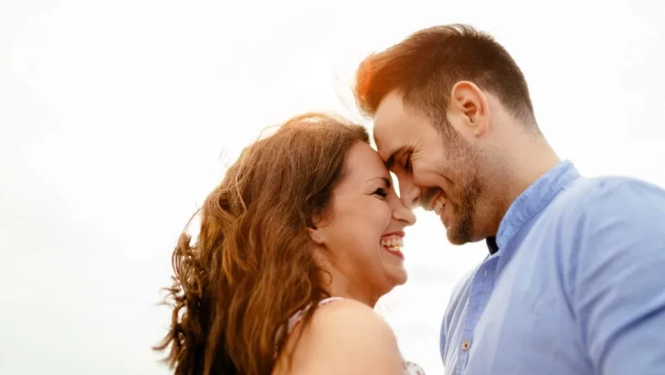 12 Nonverbal Ways A Person Can Prove How Much They Love You