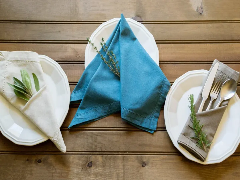 Cleverly Folding Napkins