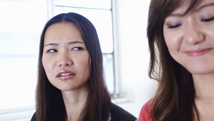 7 Tell-Tale Traits Of An Untrustworthy Person You Need To Know