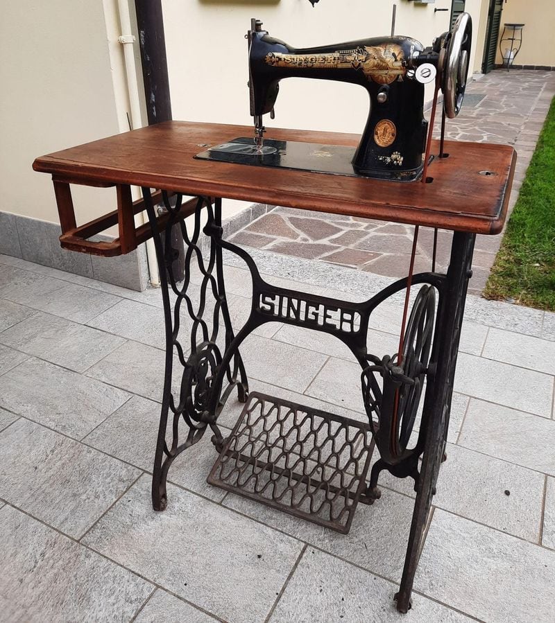 Foot-Pedal Sewing Machine