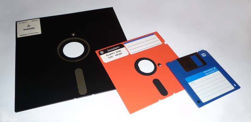 Playing Computer Games on Floppy Disks