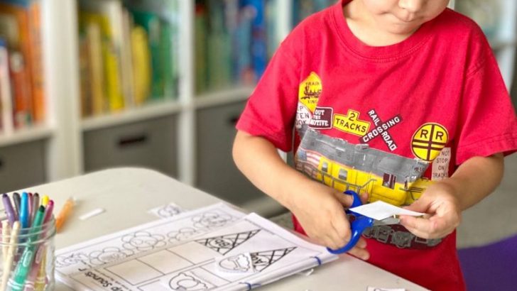 12 Creative Ways Moms Filled Our Days Before Screens Took Over