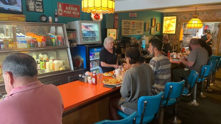 7 American Diners That Haven’t Changed Their Menu Since 1965