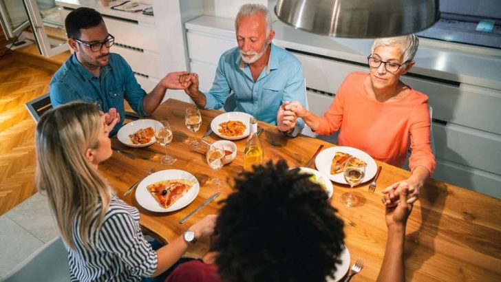8 Rituals People Once Did Before Every Meal