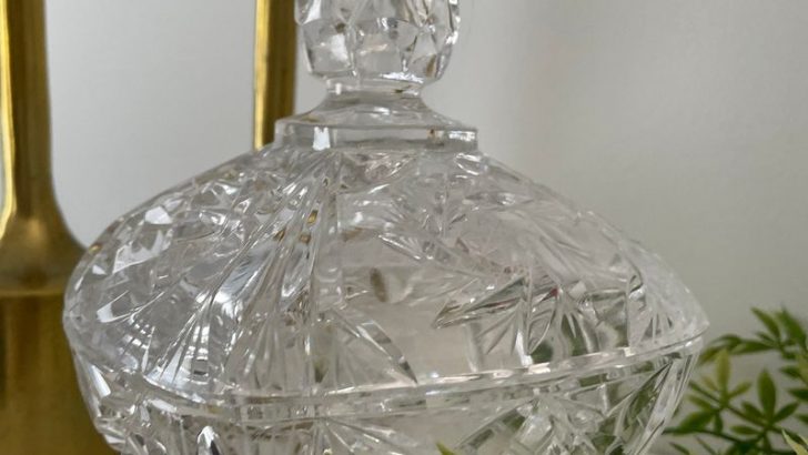 12 Things That Lived on the Coffee Table in Every Living Room in the ’70s