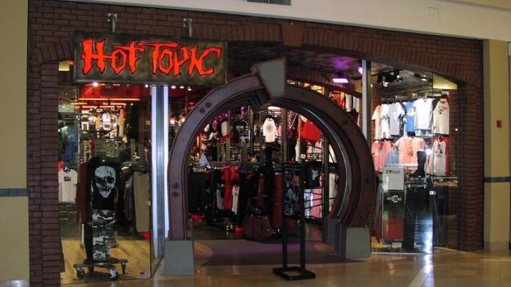 11 Mall Stores That Defined The Teenage Years of the 2000s
