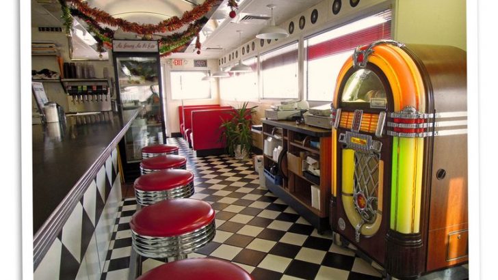 18 Childhood Things Boomers Grew Up With That Don’t Exist Anymore