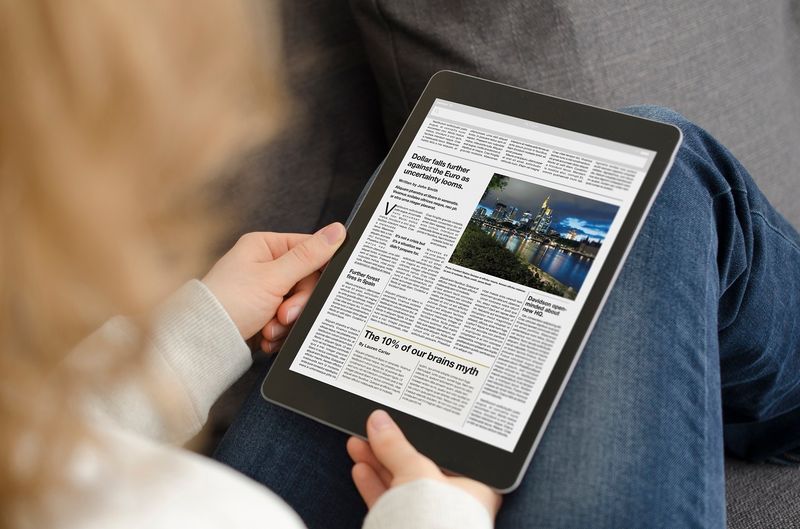 Print Newspapers and Magazines