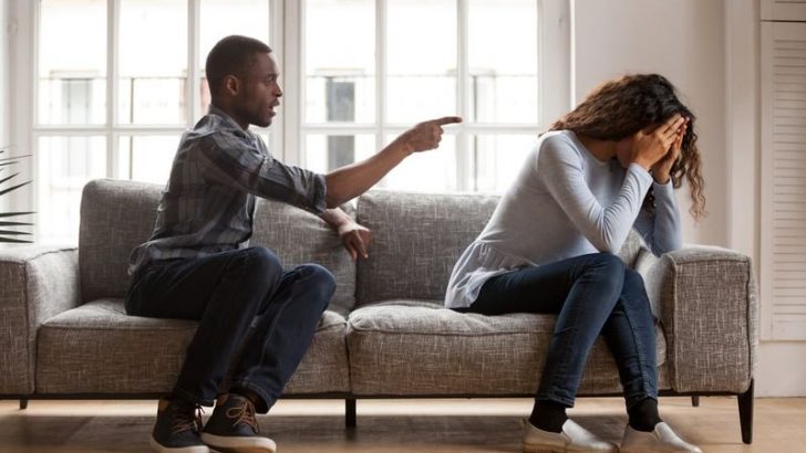 12 Behaviors That Look Normal But Actually Reveal Emotional Weakness