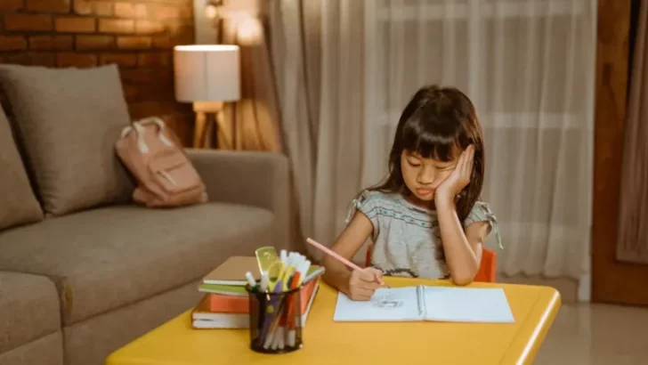 10 Toxic Family Habits We Should Stop Calling ‘Normal’