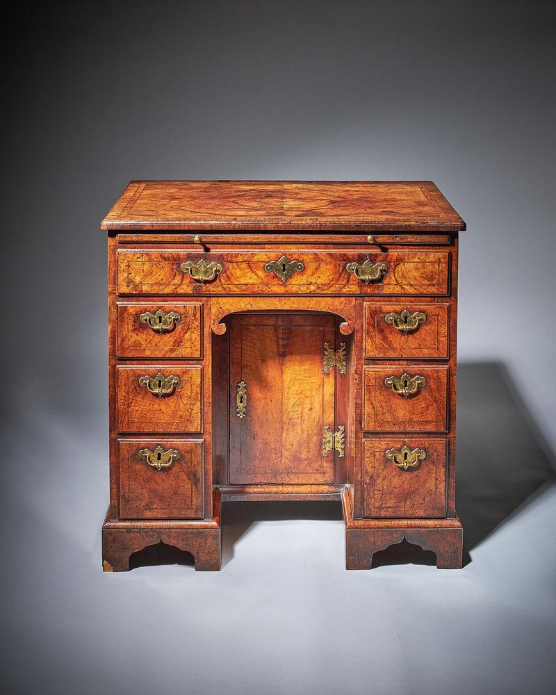 Kneehole Desk