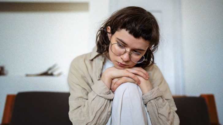 15 Telltale Signs You Have Low Self-Esteem