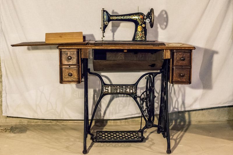 Manual Sewing Machine