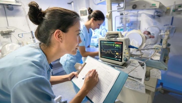 9 Things Nurses Whisper About Patients When Families Aren’t Around