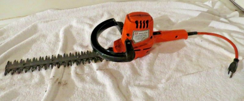 Defunct Hedge Trimmer