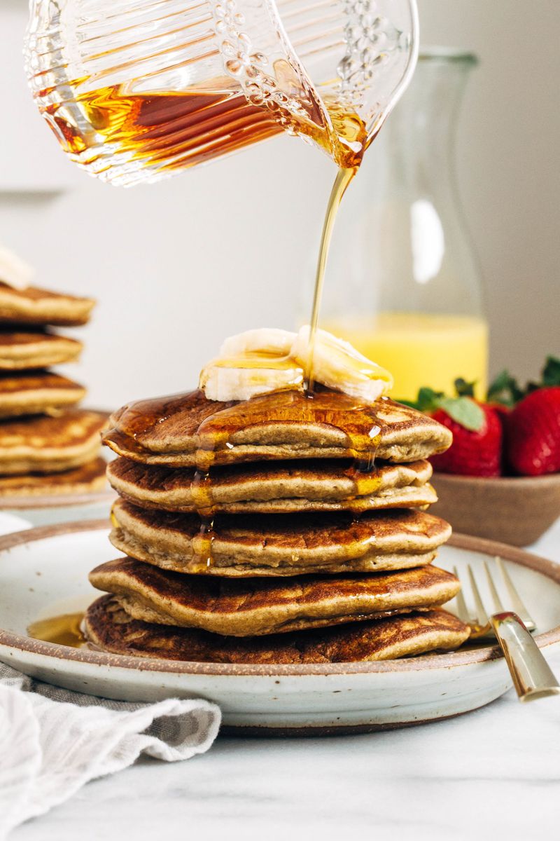Banana Oatmeal Pancakes