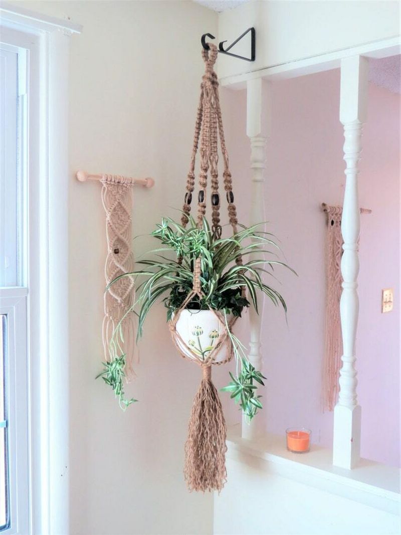 Macramé Crafting