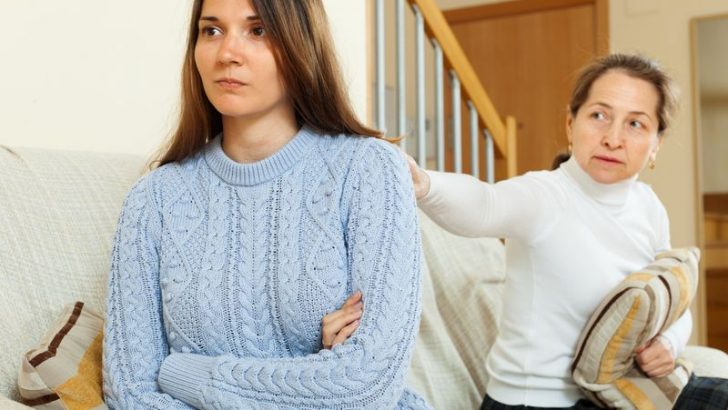 14 Traits Of Parents Whose Adult Kids Often Hate Them Once They Grow Up