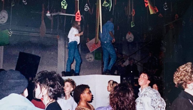 Using Fake IDs to Enter Clubs