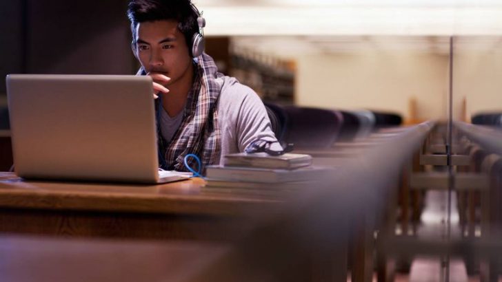 7 Things Gen Z Does That Boomers Think Are Lazy But Are Actually Revolutionary