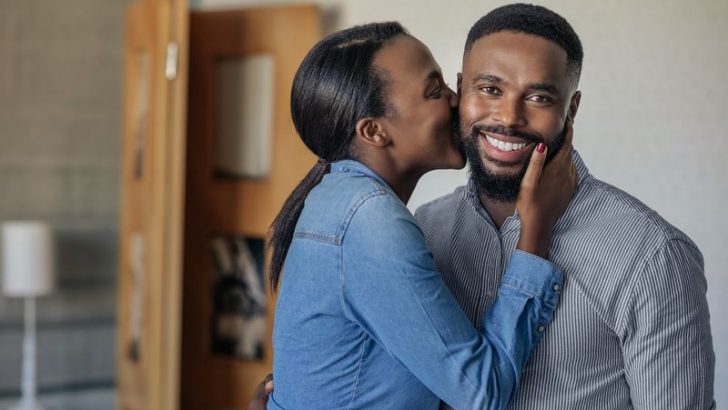 14 Behaviors Of A Wife Who Truly Loves Her Husband