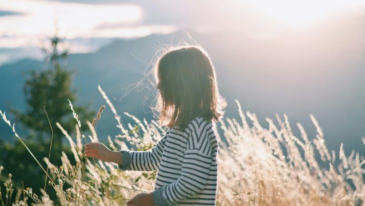 17 Popular French Baby Names for Girls + Their Meanings