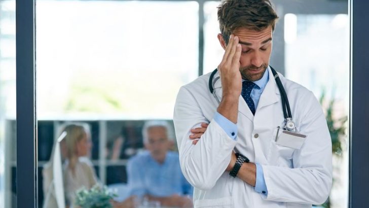 15 Things Your Doctor Notices About You in the First 30 Seconds That Predict Your Lifespan