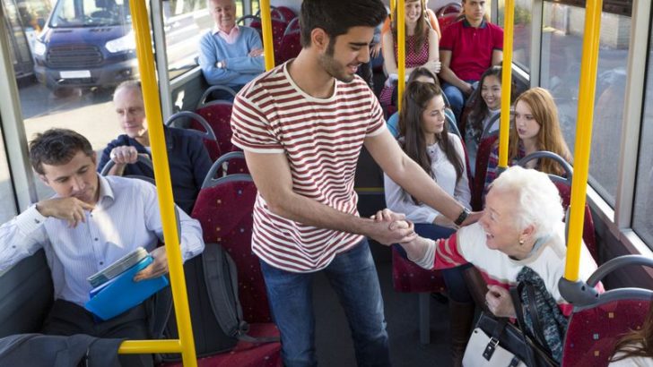 12 Polite Behaviors That Have Completely Disappeared From Society