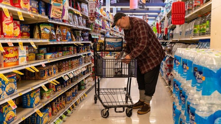 7 Phrases People Use That Instantly Reveal They’re Secretly Struggling Financially