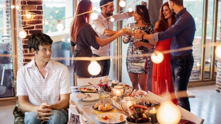 9 Phrases People Say When They Don’t Actually Like You