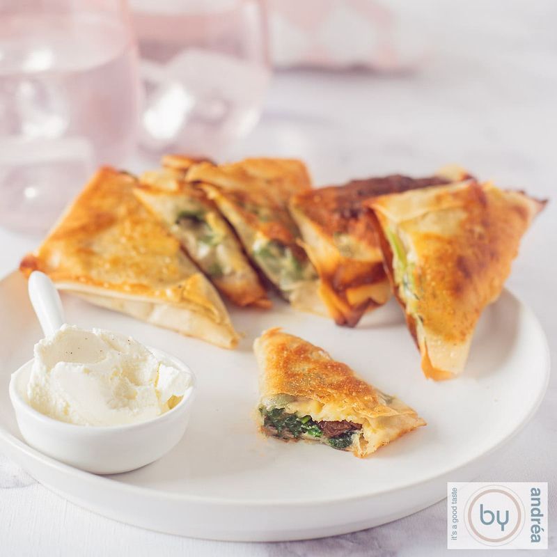 Herbed Spinach Feta Crisps