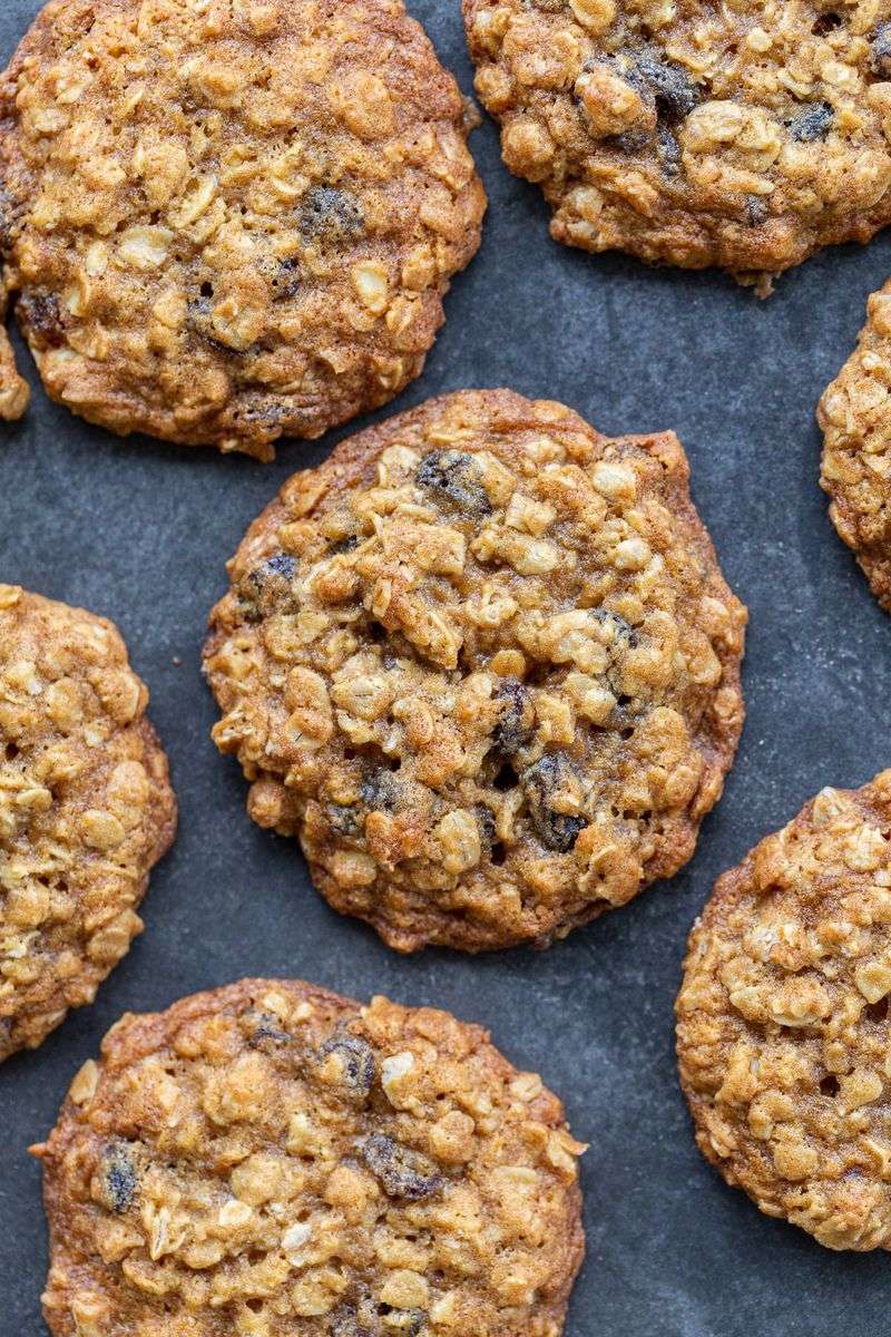 Oatmeal Cookies with Raisins