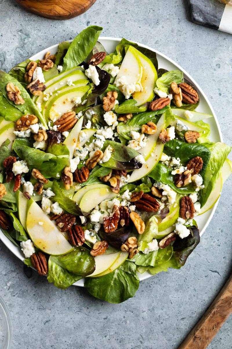 Pear and Gorgonzola Salad