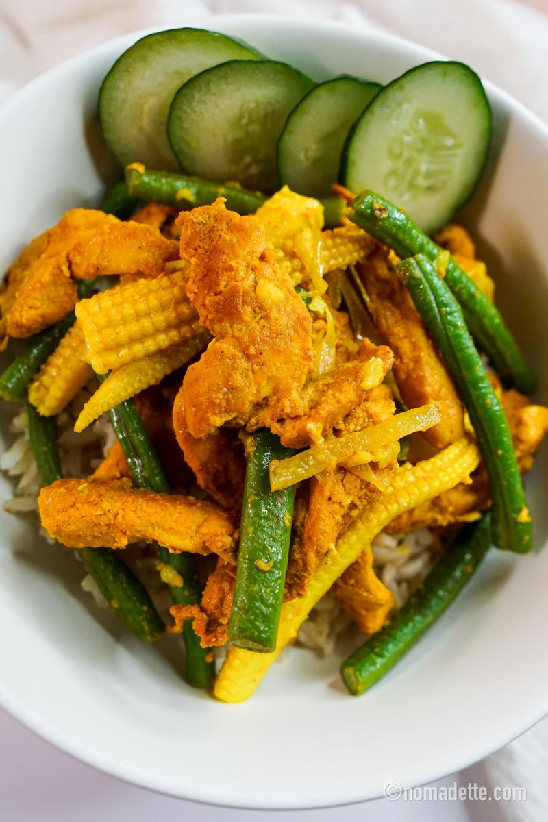 Turmeric-Infused Chicken Curry