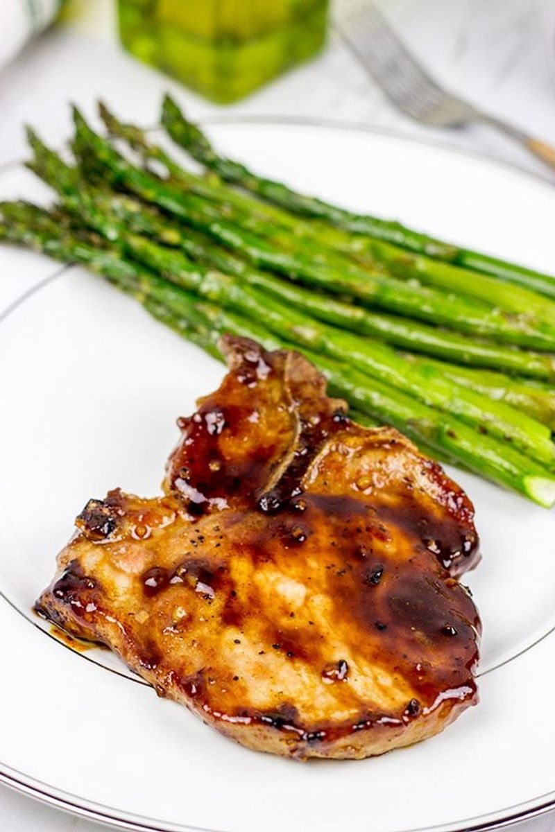 Maple-Glazed Pork Chops