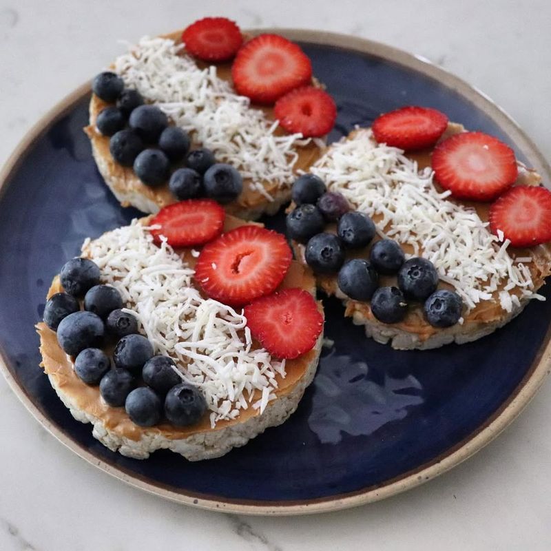 Rice Cakes with Nut Butter and Berries