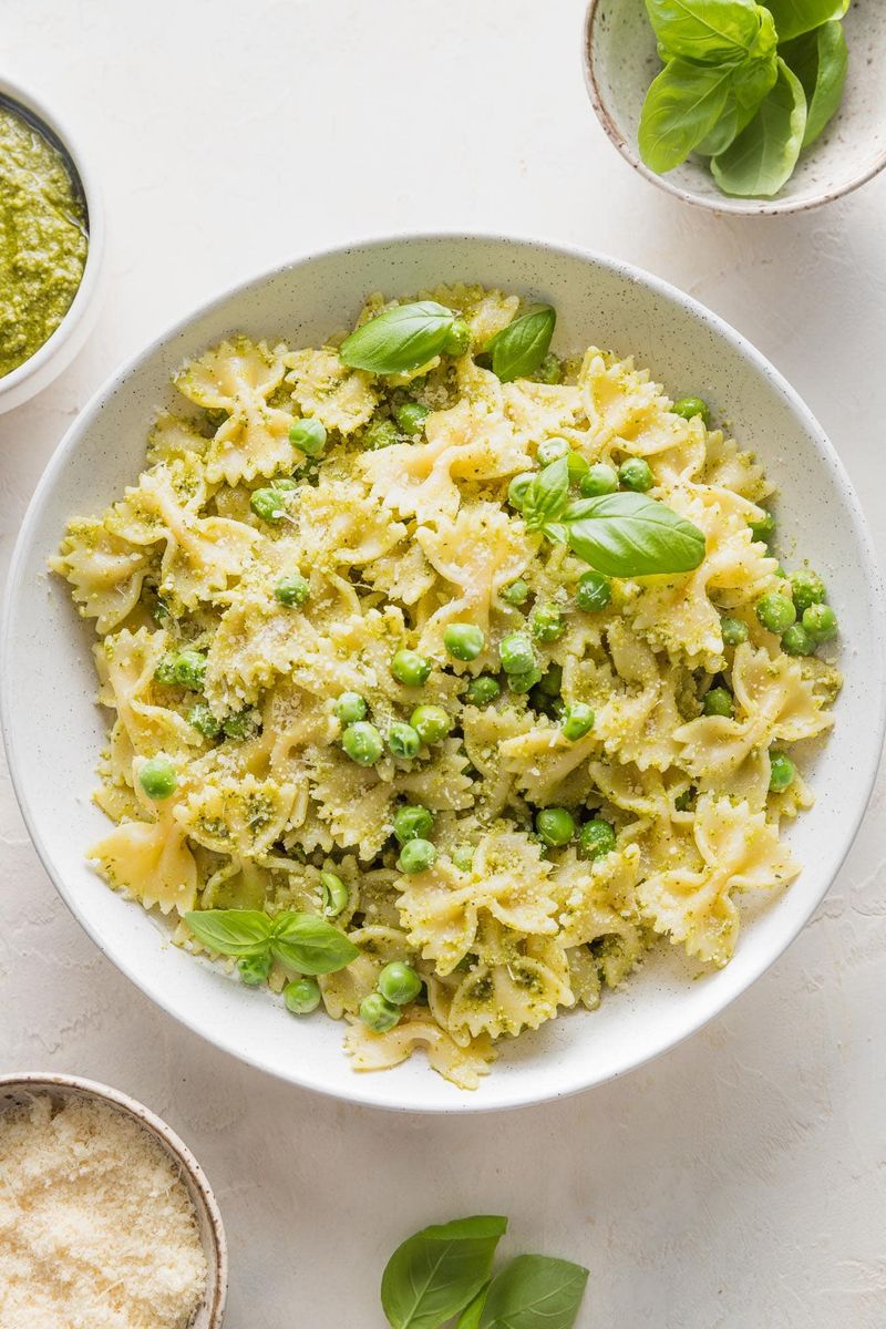 Pasta with Pesto and Peas