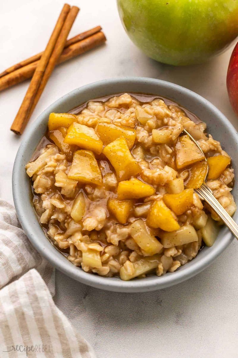 Apple Cinnamon Oatmeal
